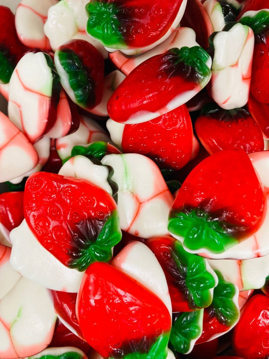 STRAWBERRY WITH CREAM